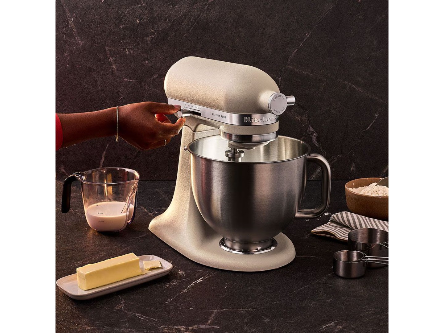 Планетарний міксер KitchenAid Artisan Plus 4.7 л (5KSM50PKVEOC) — фото 5